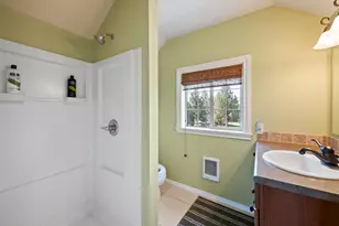 60135 Stirling Dr, Bend, OR 97702 - Photo 65