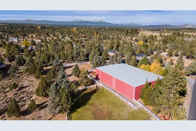 60135 Stirling Drive, Bend, OR 97702 - Photo 3