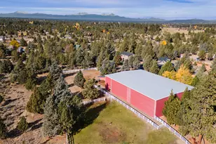 60135 Stirling Dr, Bend, OR 97702 - Photo 3