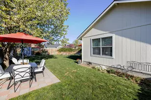 3242 SW Juniper Ave, Redmond, OR 97756 - Photo 23