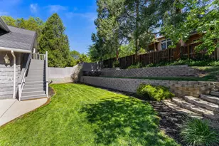 1679 NE Terrace Dr, Grants Pass, OR 97526 - Photo 13
