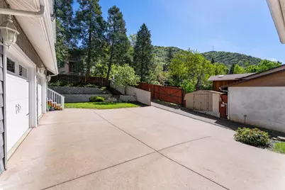 1679 NE Terrace Drive, Grants Pass, OR 97526 - Photo 39