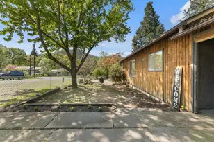 1103 4th Ave, Gold Hill, OR 97525 - Photo 3