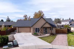 2232 SW Newberry Ct, Redmond, OR 97756 - Photo 3