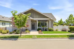 1502 River Run St, Central Point, OR 97502 - Photo 1