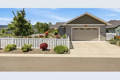 1502 River Run Street, Central Point, OR 97502 - Photo 7
