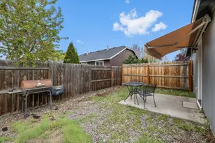 2470 NE 3rd St, Redmond, OR 97756 - Photo 21