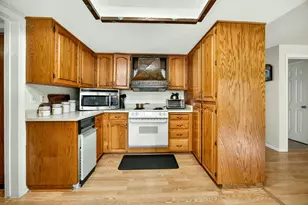 1082 La Loma Dr, Medford, OR 97504 - Photo 41