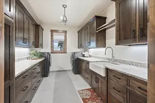 310 Pierce Rd, Medford, OR 97504 - Photo 37