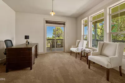 24442 Dodds Road, Bend, OR 97701 - Photo 13