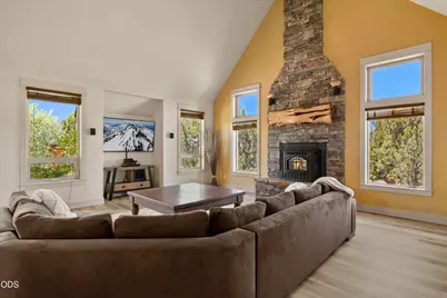 24442 Dodds Road, Bend, OR 97701 - Photo 15