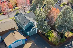 20392 Aberdeen Dr, Bend, OR 97702 - Photo 39