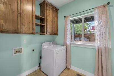 161 NE 9th Street, Madras, OR 97741 - Photo 15