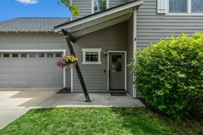 161 NE 9th Street, Madras, OR 97741 - Photo 1
