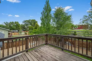 161 NE 9th St, Madras, OR 97741 - Photo 35