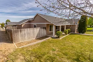 545 SW Sunrise Cir, Metolius, OR 97741 - Photo 3