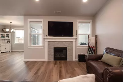 1707 NW Varnish Avenue, Redmond, OR 97756 - Photo 9