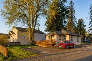 624 NW Hill St, Bend, OR 97703 - Photo 3