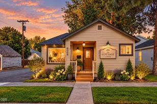 624 NW Hill St, Bend, OR 97703 - Photo 3