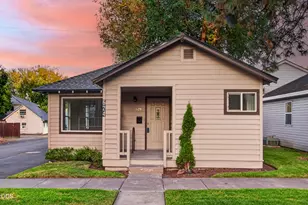 624 NW Hill St, Bend, OR 97703 - Photo 1