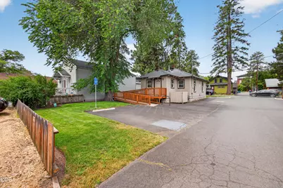 624 NW Hill Street, Bend, OR 97703 - Photo 13