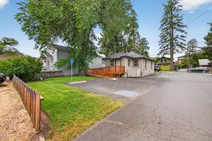 624 NW Hill St, Bend, OR 97703 - Photo 13