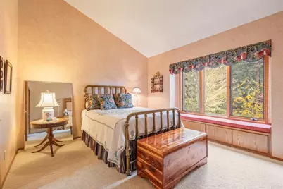 20468 Steamboat Court, Bend, OR 97702 - Photo 15