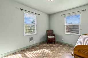 654 NW 4th St, Redmond, OR 97756 - Photo 17