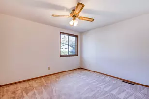1990 Arlington Dr, Klamath Falls, OR 97601 - Photo 41