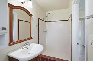 689 S Modoc Ave, Medford, OR 97504 - Photo 29
