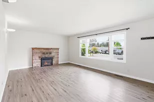 689 S Modoc Ave, Medford, OR 97504 - Photo 7