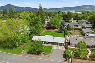 689 S Modoc Ave, Medford, OR 97504 - Photo 39