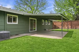 689 S Modoc Ave, Medford, OR 97504 - Photo 37