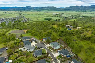 362 Avalon Terrace, Eagle Point, OR 97524 - Photo 3