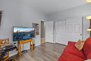 61578 Devils Lake Dr, Bend, OR 97702 - Photo 15