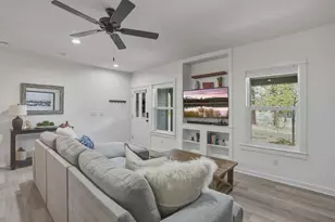 950 N Hindeman St, Sisters, OR 97759 - Photo 7