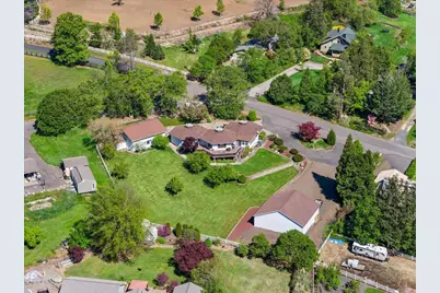 2340 Hillside Drive, Central Point, OR 97502 - Photo 31