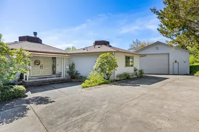 2340 Hillside Drive, Central Point, OR 97502 - Photo 1