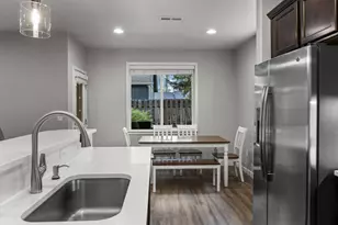 21267 Thornhill Ln, Bend, OR 97701 - Photo 17