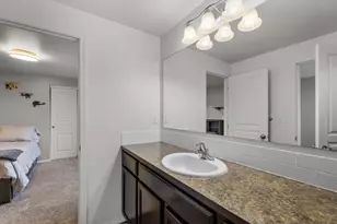 21267 Thornhill Ln, Bend, OR 97701 - Photo 29