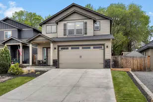 21267 Thornhill Ln, Bend, OR 97701 - Photo 3