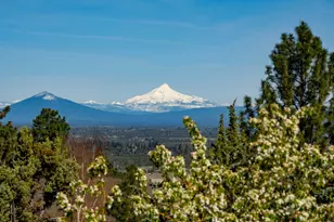 1265 NW Remarkable Dr, Bend, OR 97703 - Photo 3