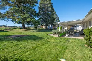 2372 E McAndrews Rd, Medford, OR 97504 - Photo 13