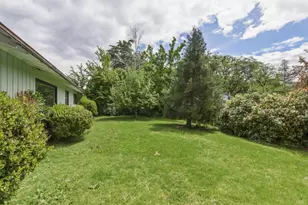 1984 Woodlawn Dr, Medford, OR 97504 - Photo 5