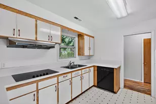 1984 Woodlawn Dr, Medford, OR 97504 - Photo 15
