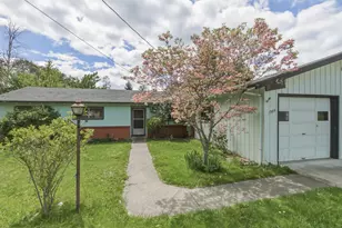 1984 Woodlawn Dr, Medford, OR 97504 - Photo 3