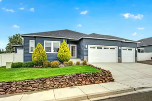 1723 Luxor Ln, Medford, OR 97504 - Photo 5