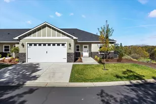 221 Skyhawk Dr, Eagle Point, OR 97524 - Photo 27