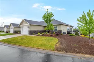 221 Skyhawk Dr, Eagle Point, OR 97524 - Photo 33