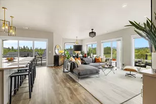 221 Skyhawk Dr, Eagle Point, OR 97524 - Photo 5